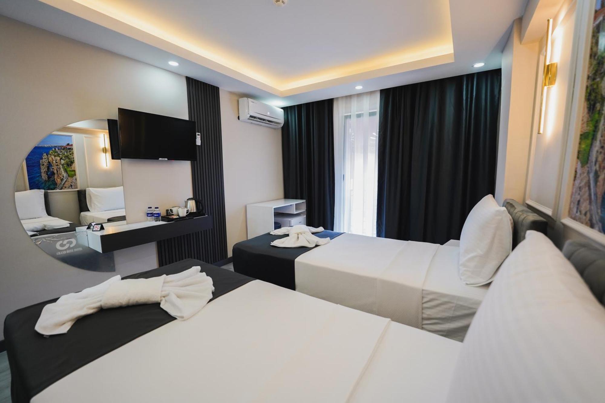 Grand Oezer Hotel Provincia di Provincia di Istanbul Esterno foto
